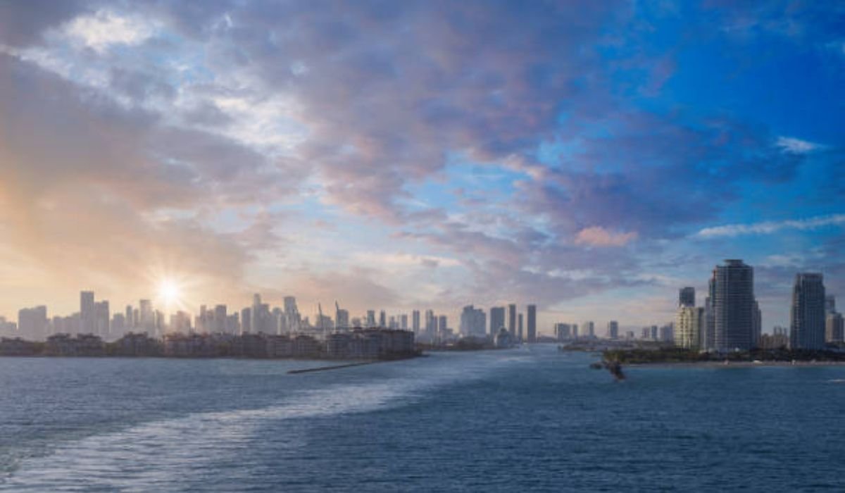 Moving Services Cross Country: How to Manage a Complex Long-Distance Relocation